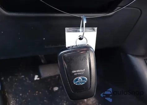 2017 Toyota Prius Prime Premium z USA, uszkodzony, nr VIN JTDKARFP0H3038854